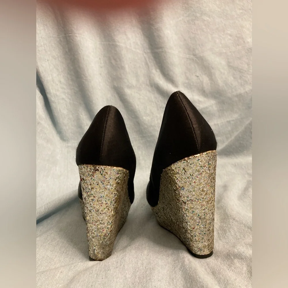 Shoedazzle Black and Silver Retro Platform Heels Metallic Glitter 6 US/36 EU